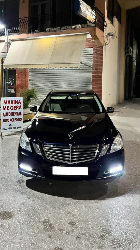 Merrni me qira një Mercedes-Benz E 350 të vitit 2010 në Tirana