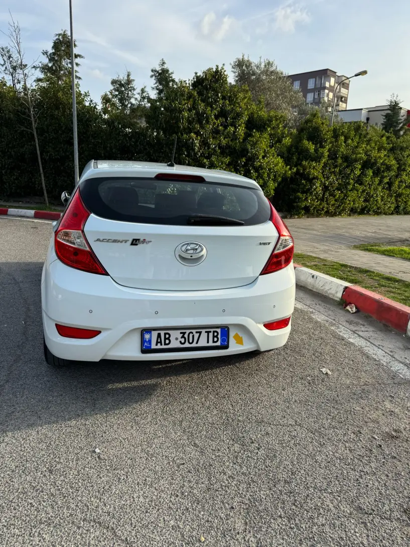Wynajmij samochód w Tirana Wynajmij samochód w Tirana