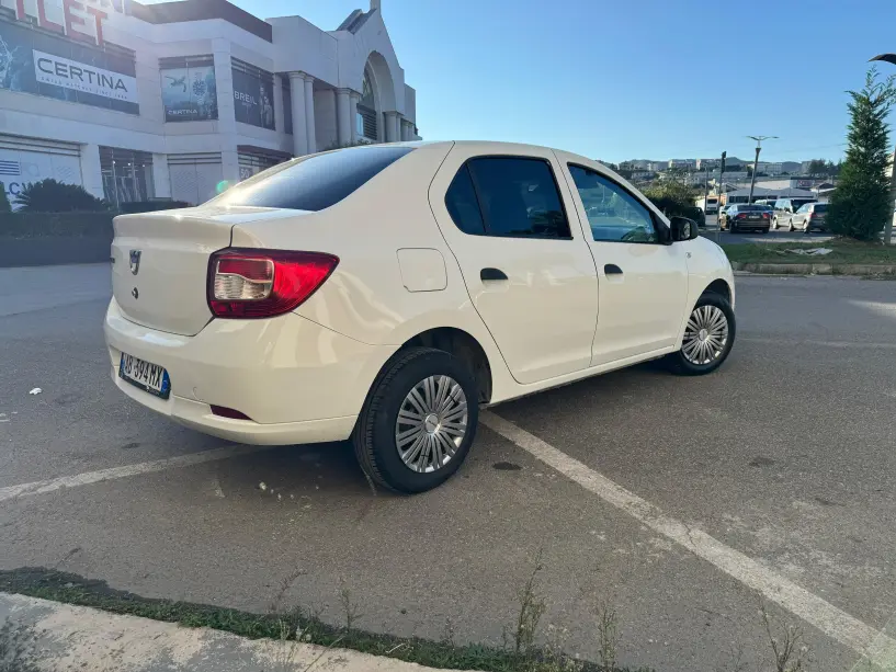 Louer une voiture à Tirana