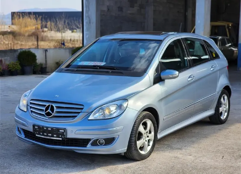 Noleggia un'auto a Shkodër