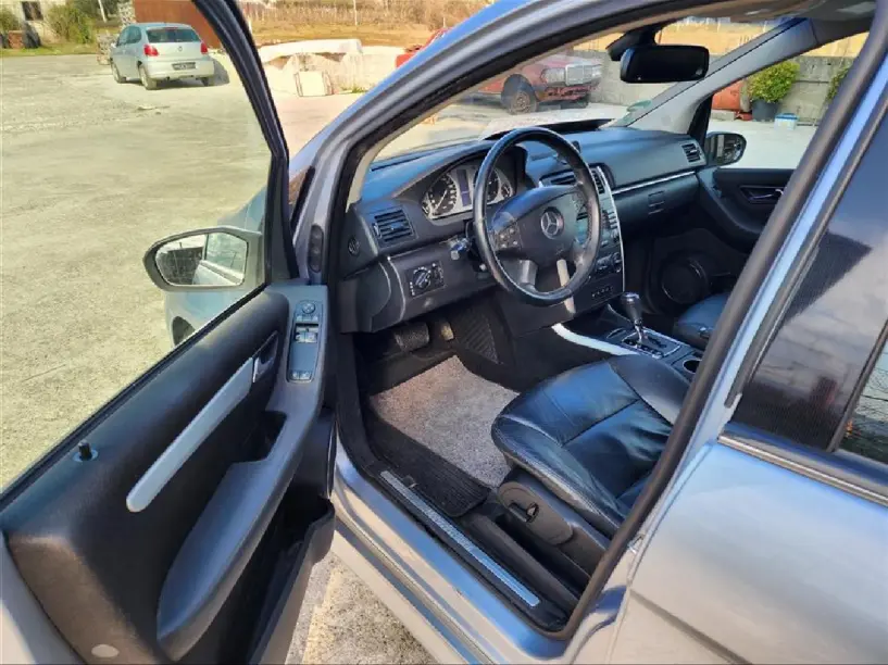 Noleggia un'auto a Shkodër