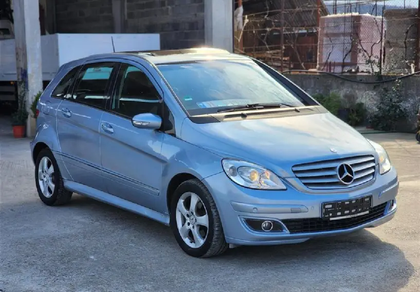 Noleggia un'auto a Shkodër