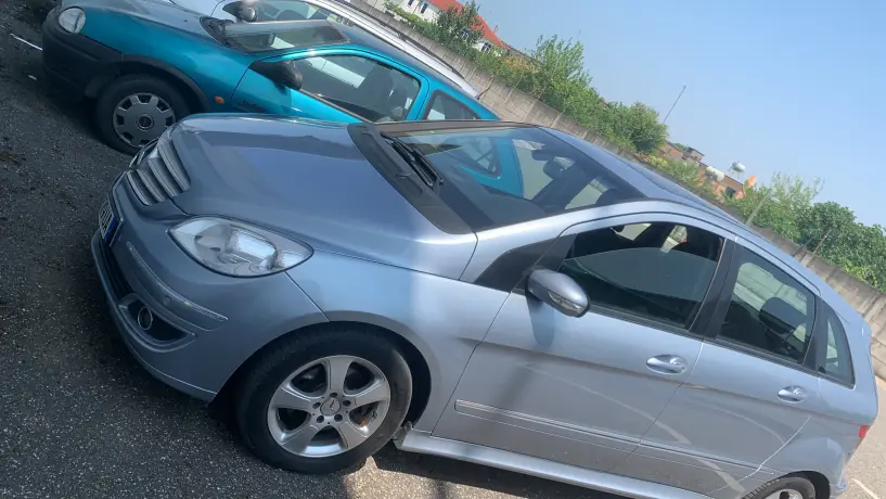 Noleggia un'auto a Shkodër