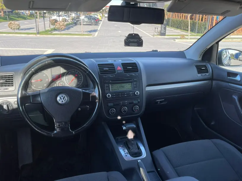 Wynajmij samochód w Tirana