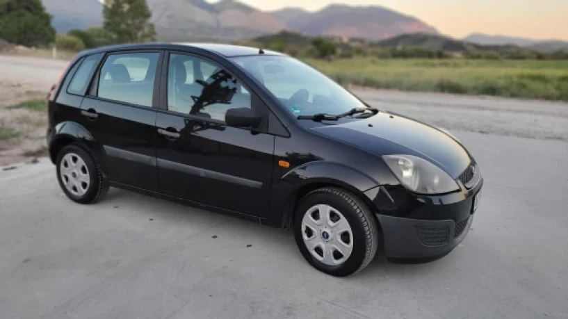 Rent a car in Sarandë