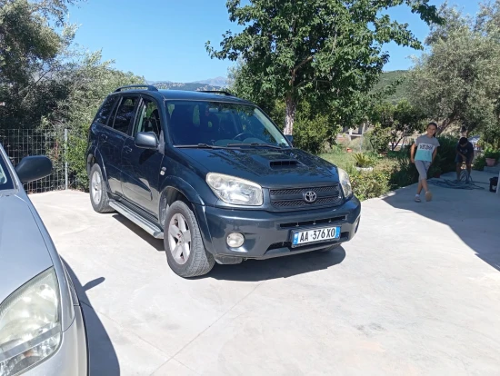 Rent a 2006 Toyota RAV 4 in Sarandë