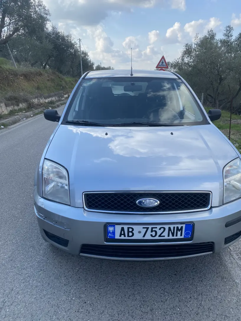 Wynajmij samochód w Tirana