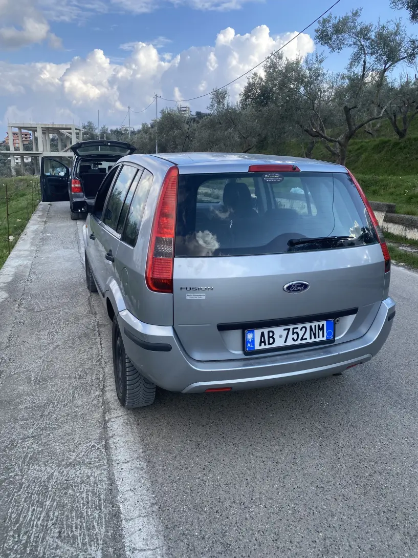 Wynajmij samochód w Tirana