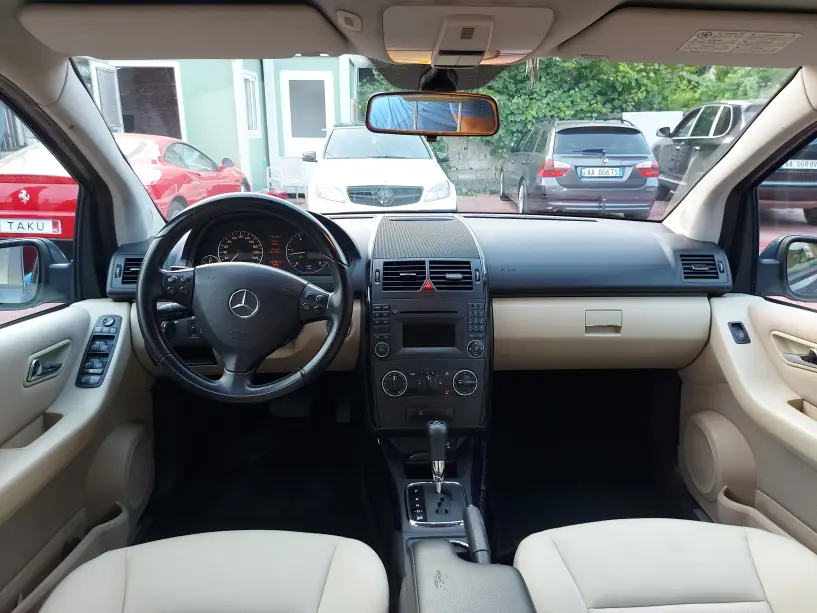 Rent a car in Tirana