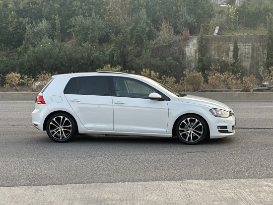 Rent a 2015 Volkswagen Golf 7 in Tirana