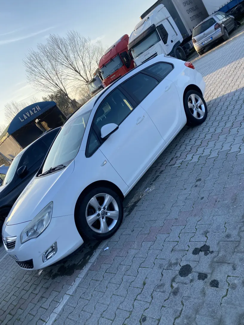 Rent a car in Tirana