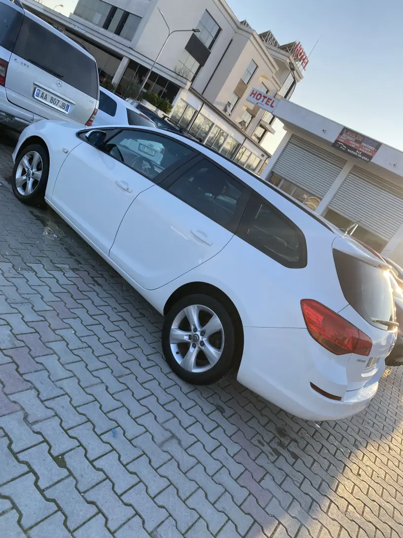 Rent a car in Tirana