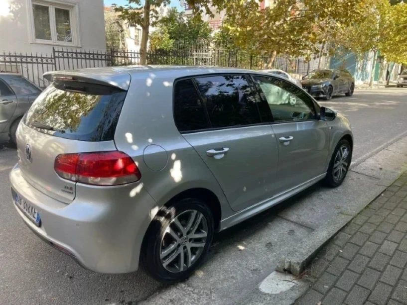 Rent a car in Tirana