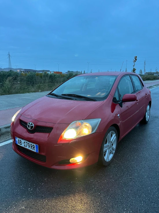 Rent a 2009 Toyota Auris in Durrës