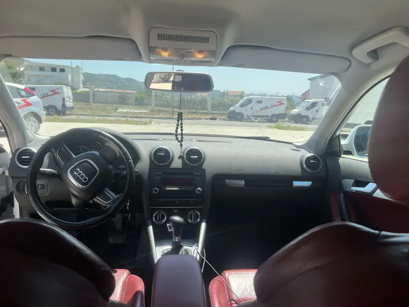 Louer une voiture à Tirana