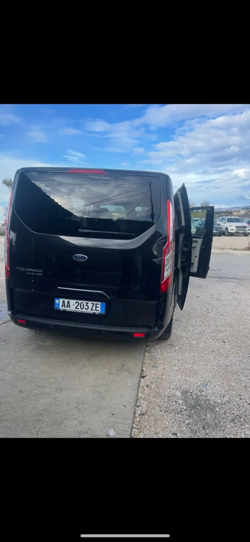 Merrni me qira një makinë në Tirana