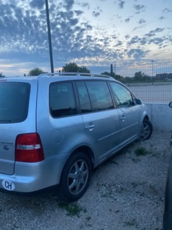 Rent a 2009 Volkswagen Touran in Tirana