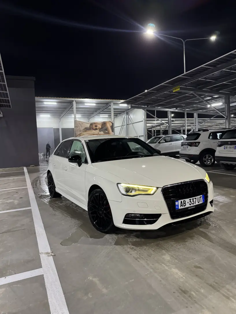 Noleggia un'auto a Tirana