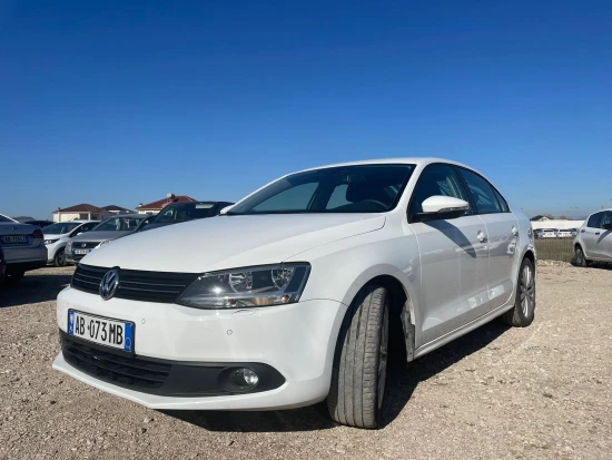 Rent a 2015 Volkswagen Jetta in Tirana