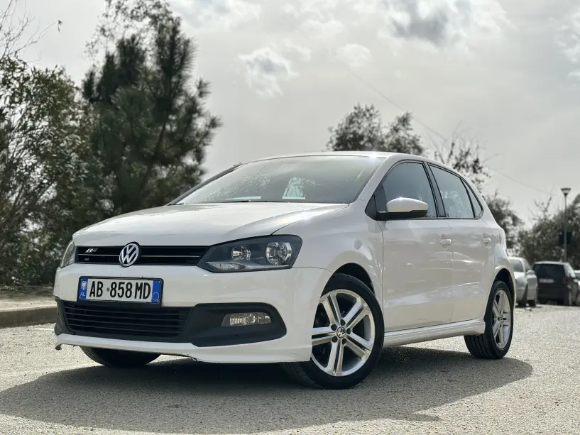 Alquila un coche en Tirana