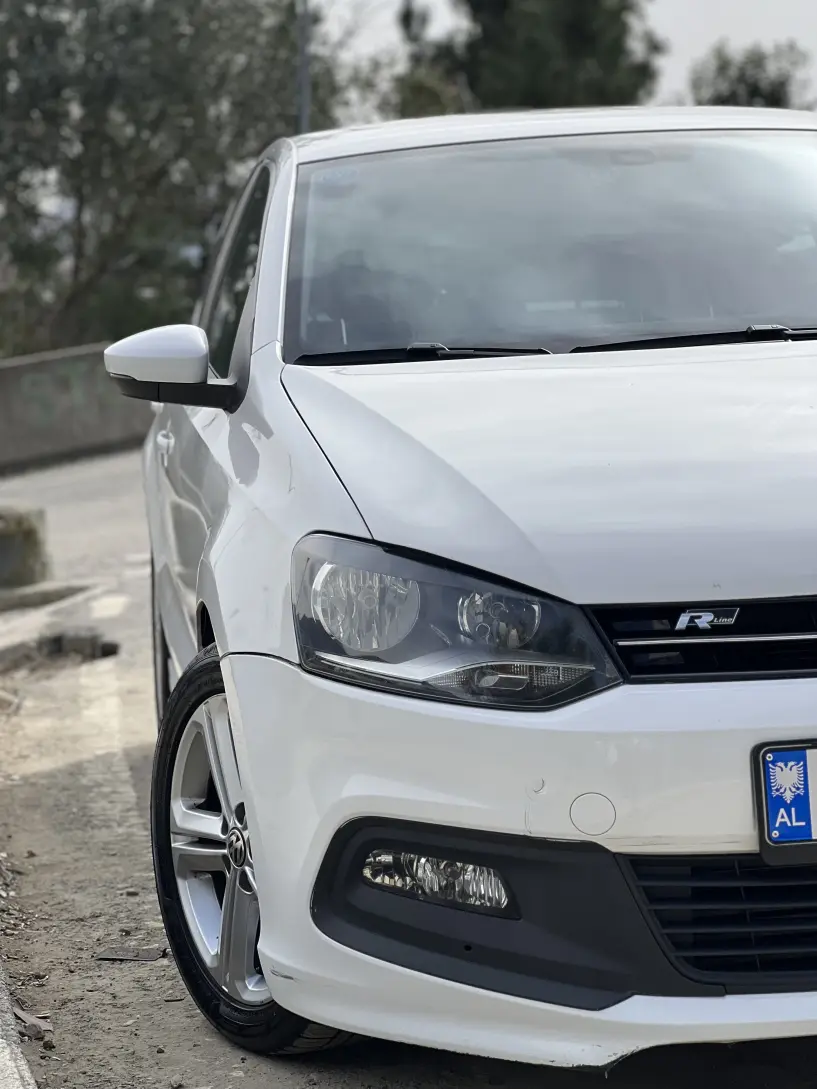 Alquila un coche en Tirana