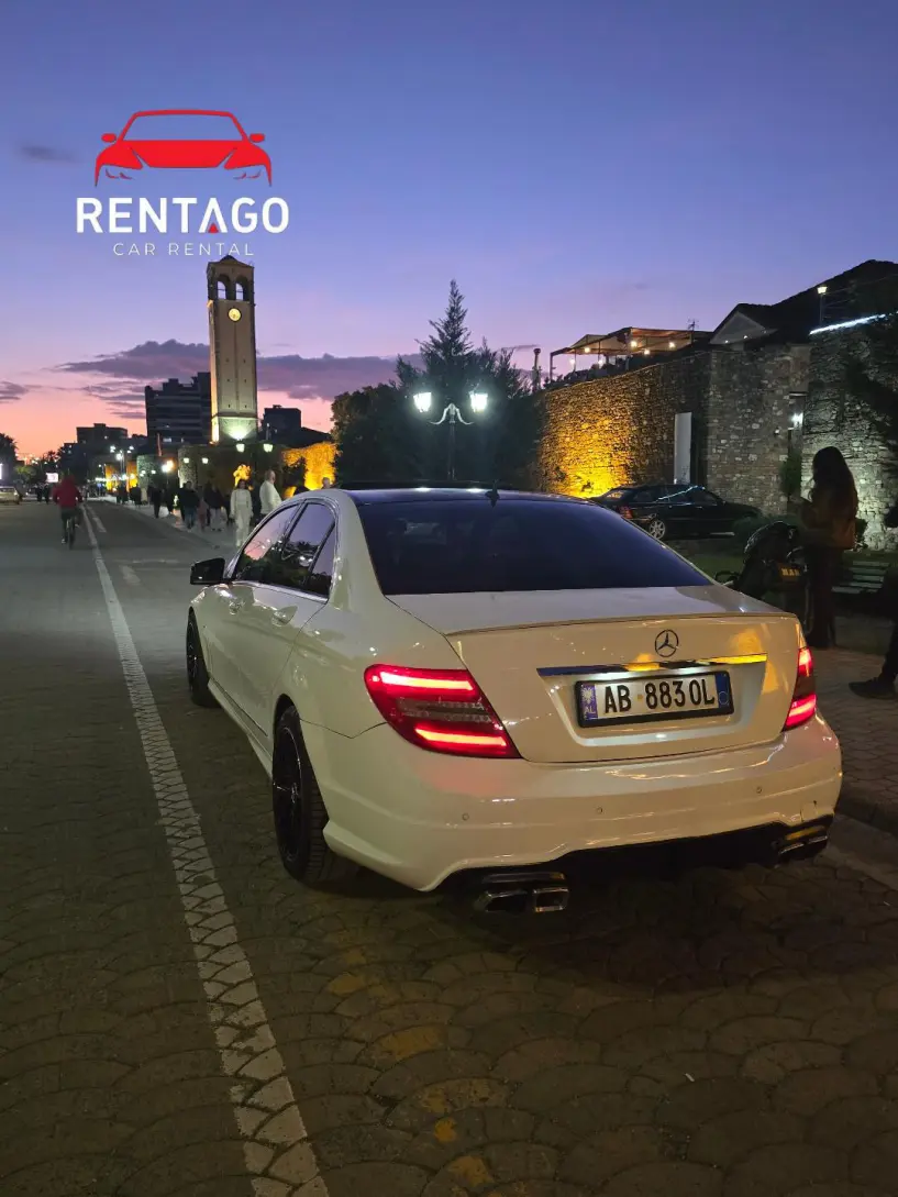 Merrni me qira një makinë në Tirana