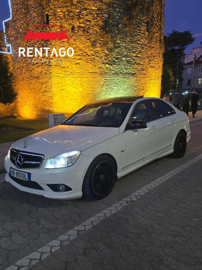 Merrni me qira një makinë në Tirana