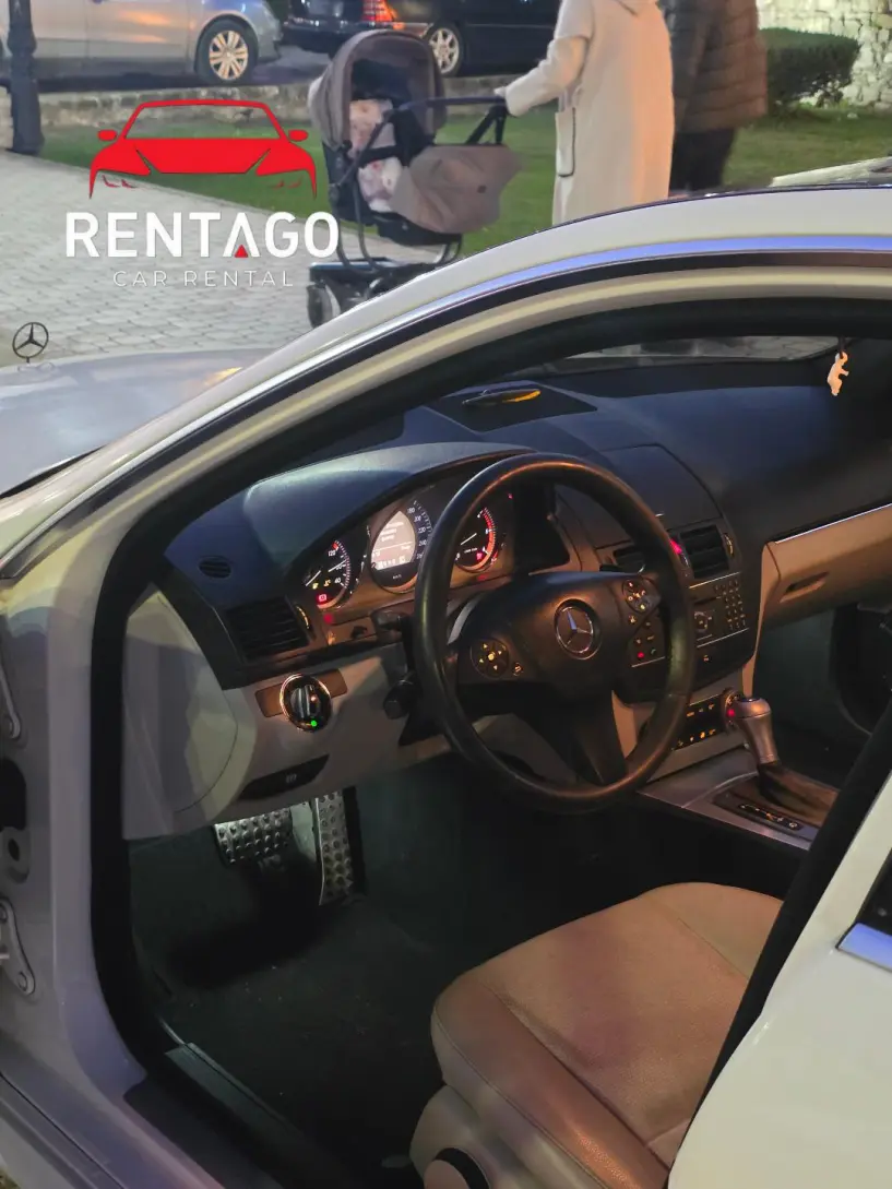 Merrni me qira një makinë në Tirana