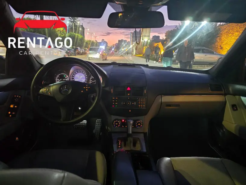 Merrni me qira një makinë në Tirana