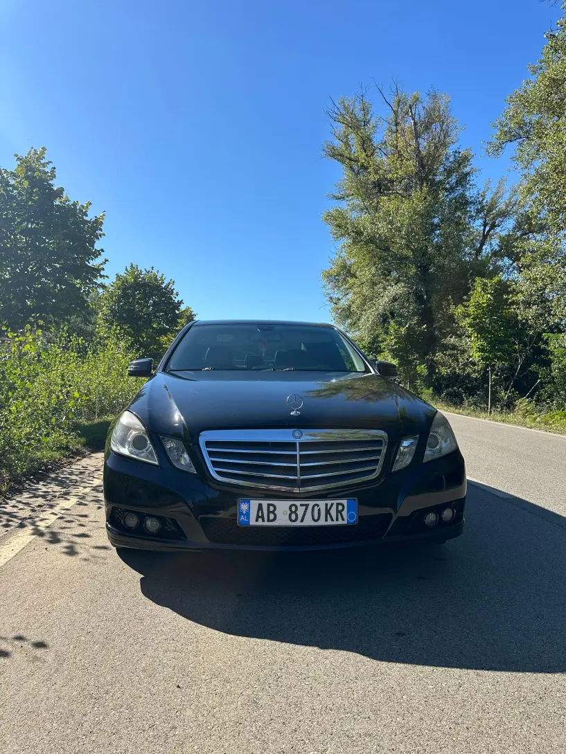 Merrni me qira një makinë në Sarandë